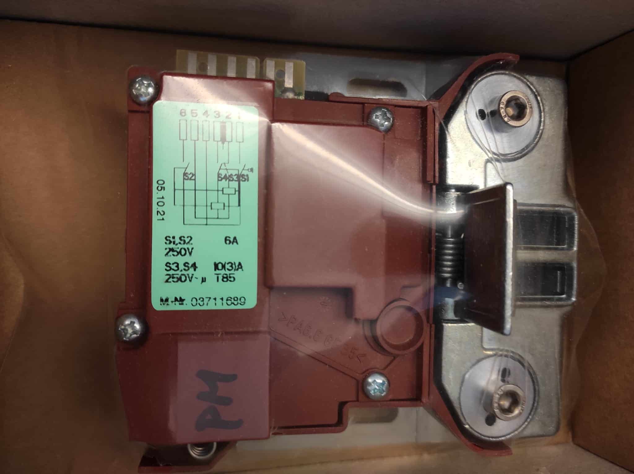 Miele washing machine lock Cod. 3711689 Hotel supplies shop